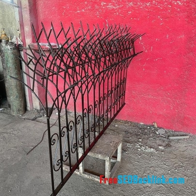 حفاظ روی دیوار در بندرگز